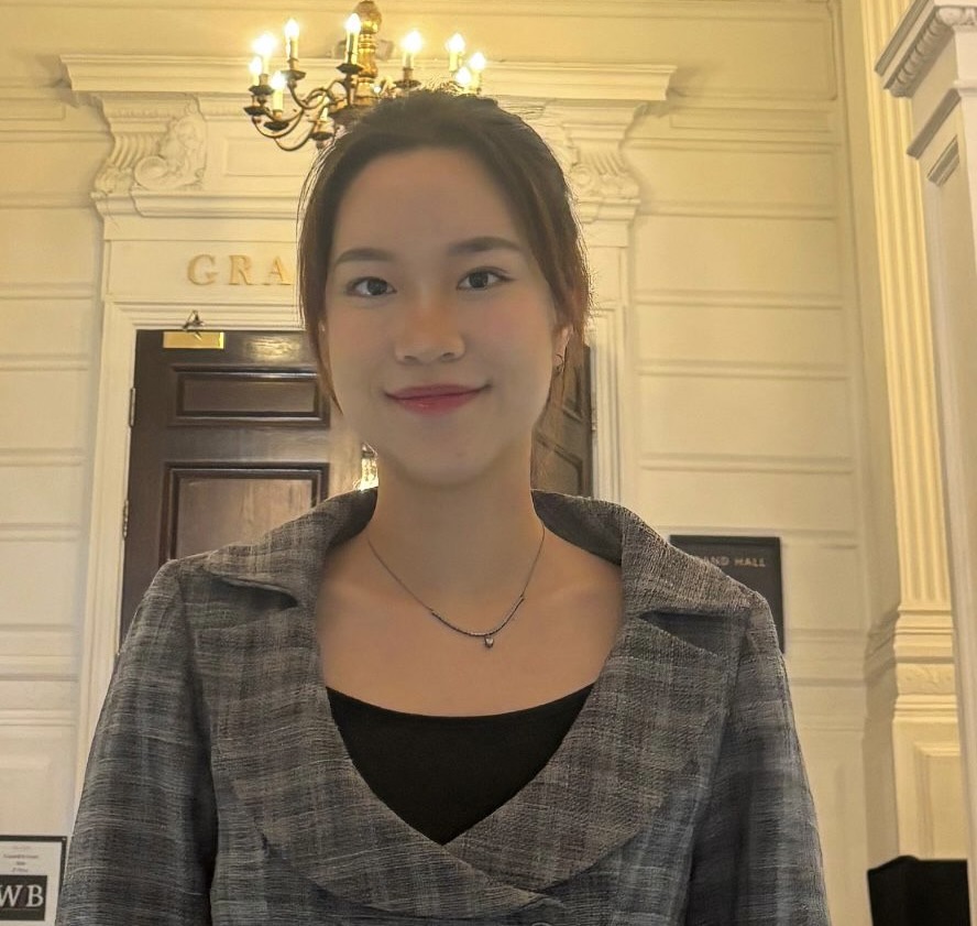 81f826a3 9a77 46c6 9a17 e3c288857ec1